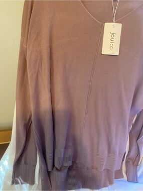 Jouica Mauve V-Neck Lightweight Knit Sweater